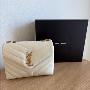 Saint Laurent
Loulou Medium YSL Shoulder Bag in Quilted Leather